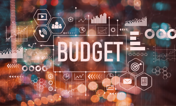 Budget-image-with-medium-text-and-icons